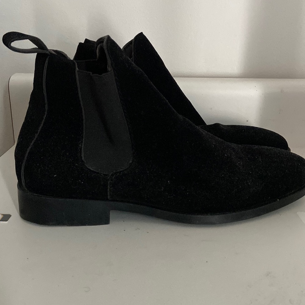 Men's boots in black dain size 9.5 Us